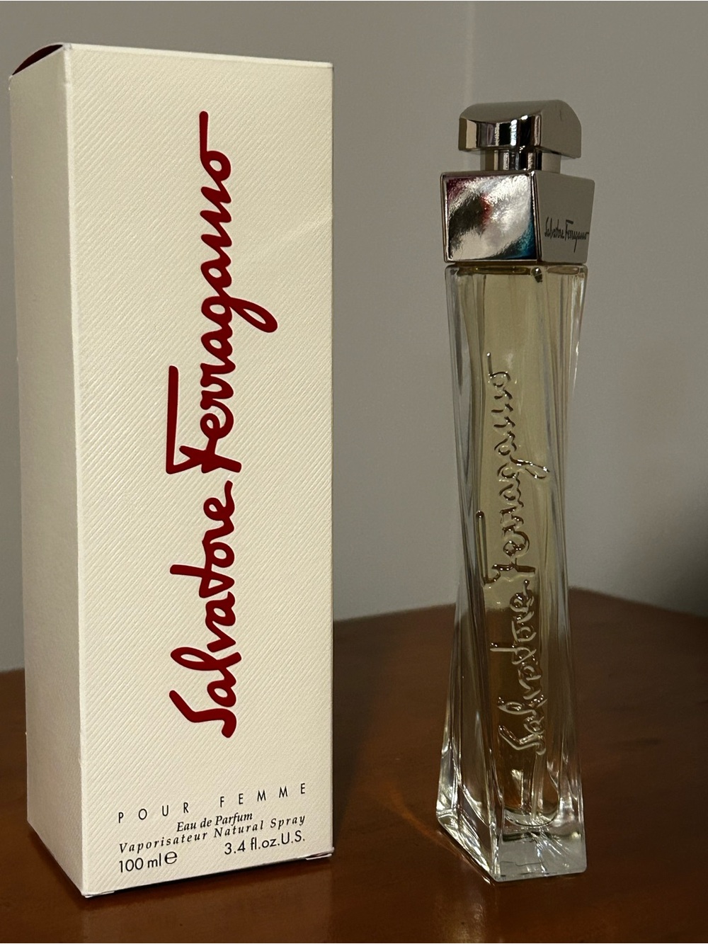 Salvatore Ferragamo Pour Femme Eau de Parfum - Picture 2 of 4